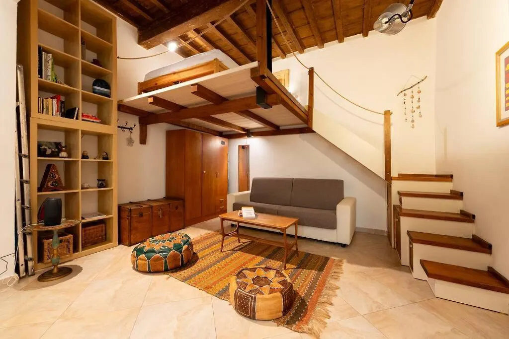Keys Of Italy - Pilastri 24 - City Center Studio Perfect For Couples의 연락처